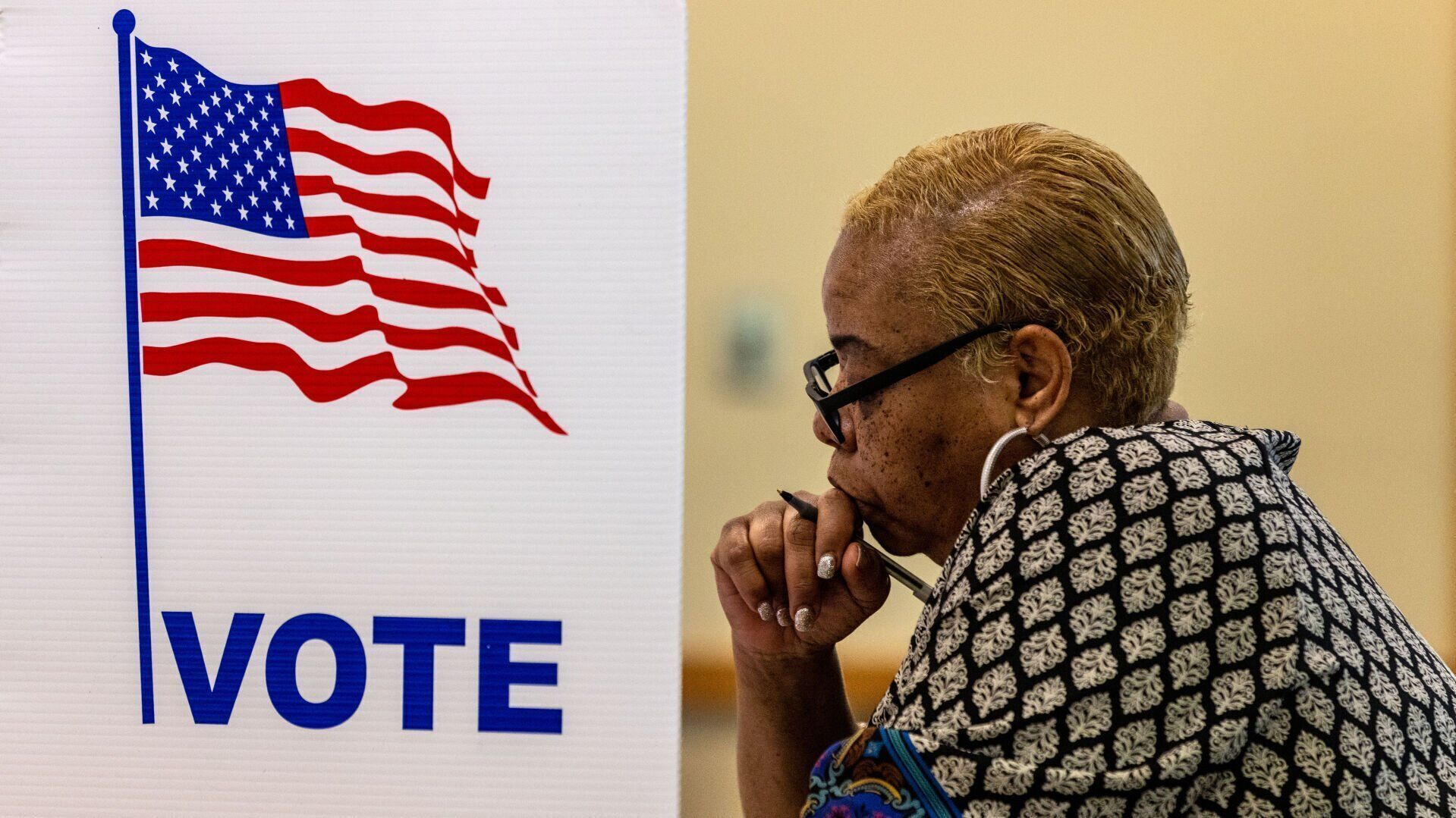 051122-owh-new-voters-pic-cm004.jpg